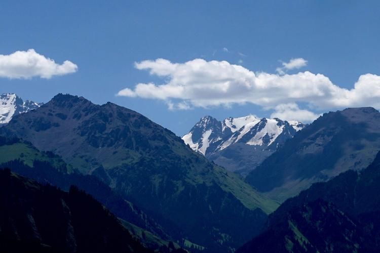 暴走英雄坛雪山天池在什么地方？