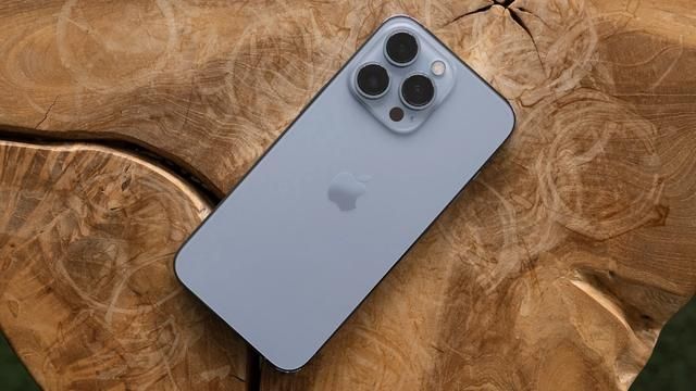 欧美地区上架翻新版iPhone 13系列：享一年保修 价格划算