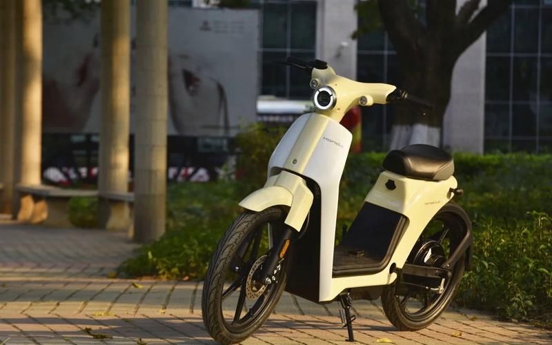 5999 元，本田 Honda Cub e: 电动自行车发布：搭载 48V / 20Ah 三元锂电池，支持 GPS、手机解锁